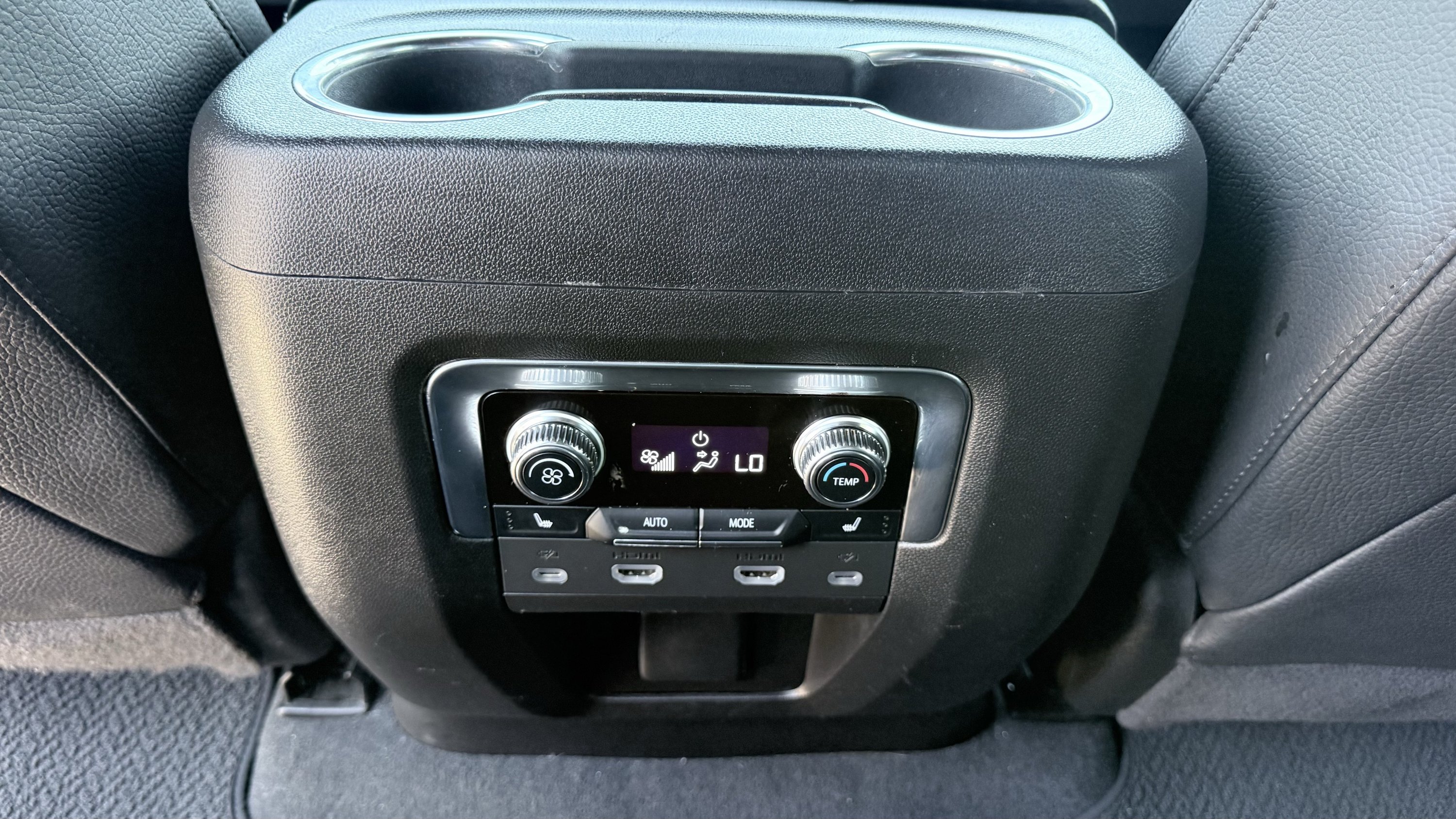 Used 2023 GMC Yukon Denali AWD/4WD image 62