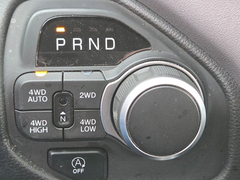 Used 2025 RAM 1500 Big Horn AWD/4WD image 9