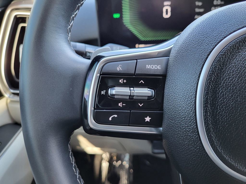 Used 2025 Kia Sorento EX w/ EX Panoramic Sunroof Package image 16