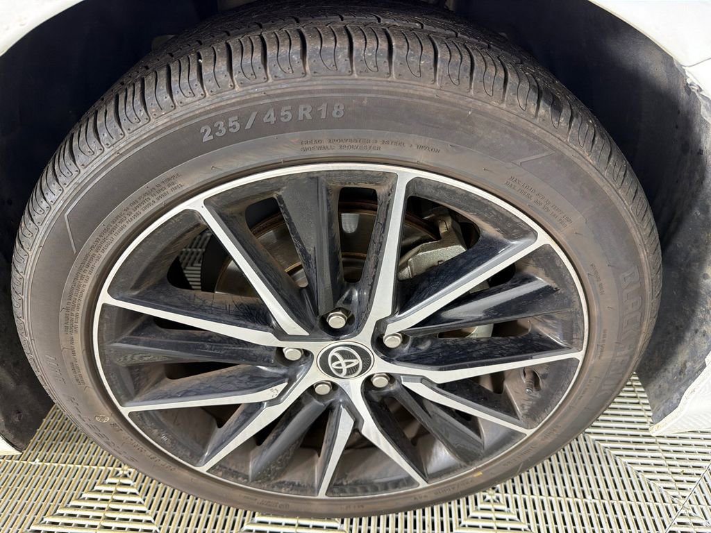 Used 2023 Toyota Camry SE image 12
