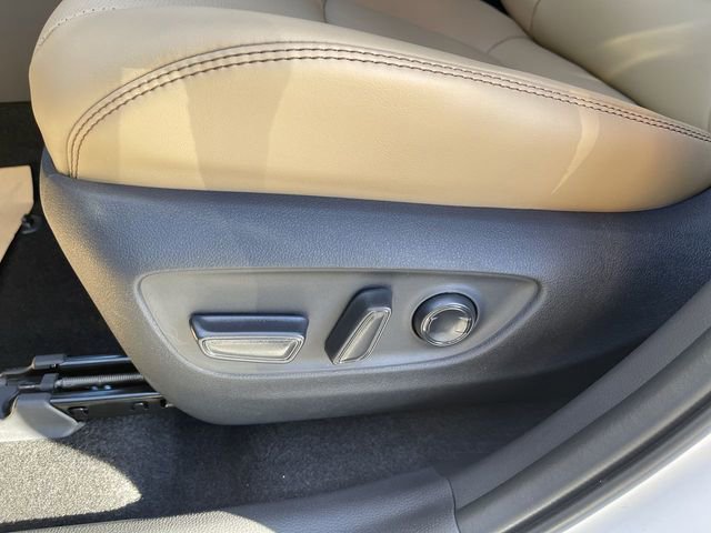 New 2025 Toyota RAV4 Limited image 13