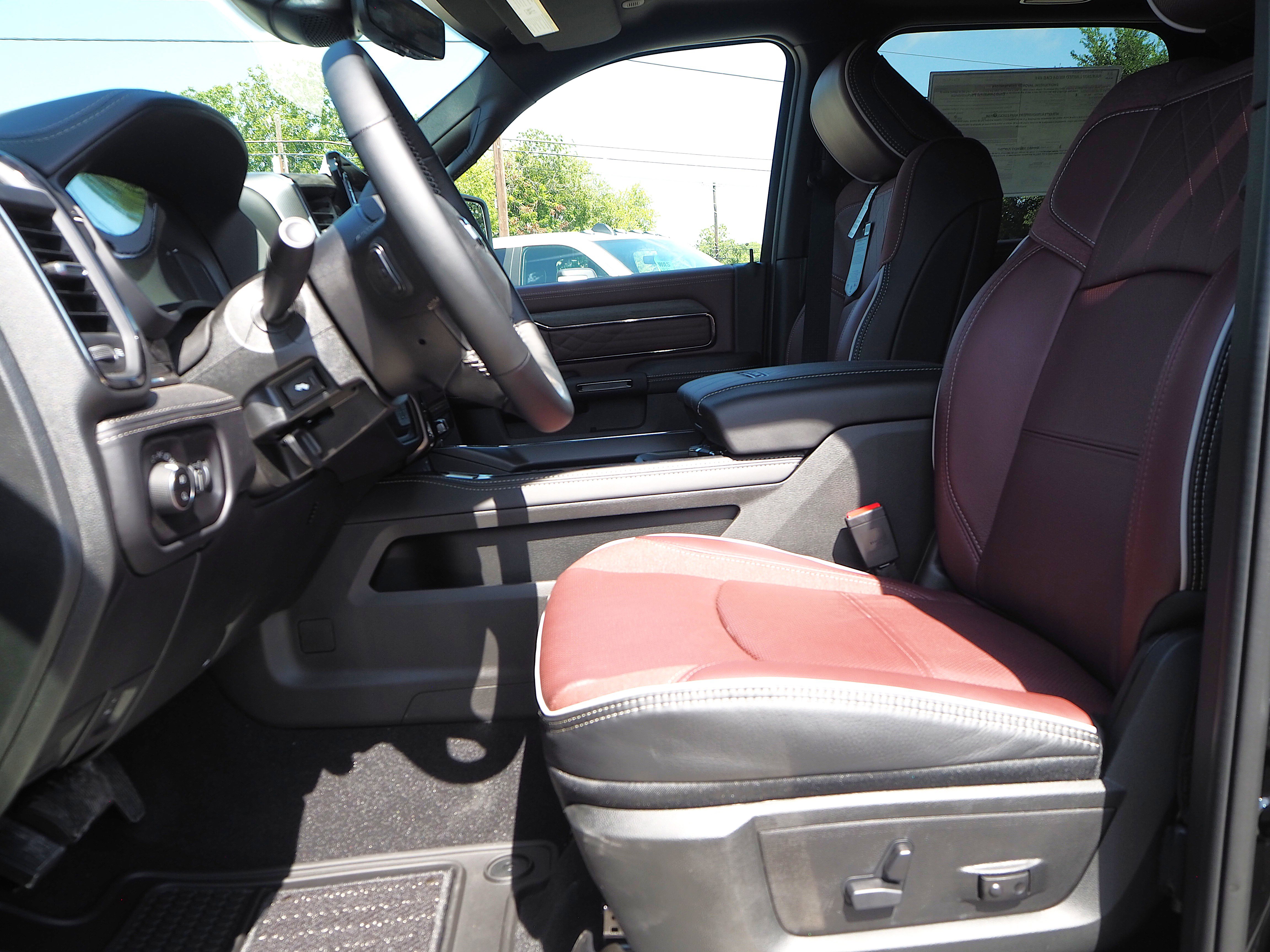 New 2025 RAM 2500 Limited AWD/4WD image 11