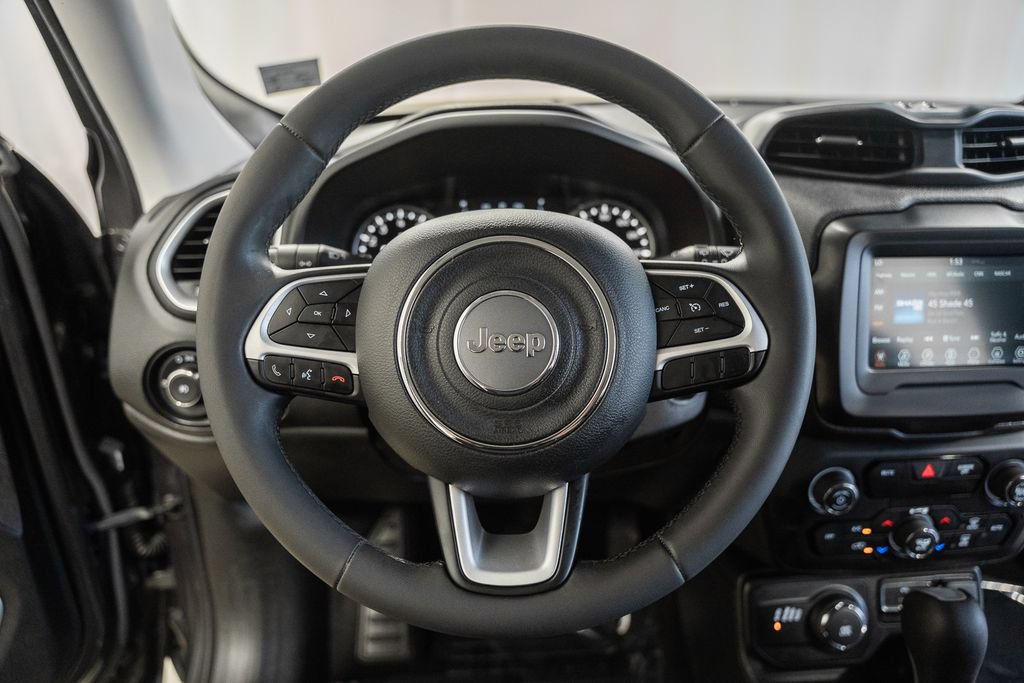 Certified 2018 Jeep Renegade Latitude AWD/4WD image 25