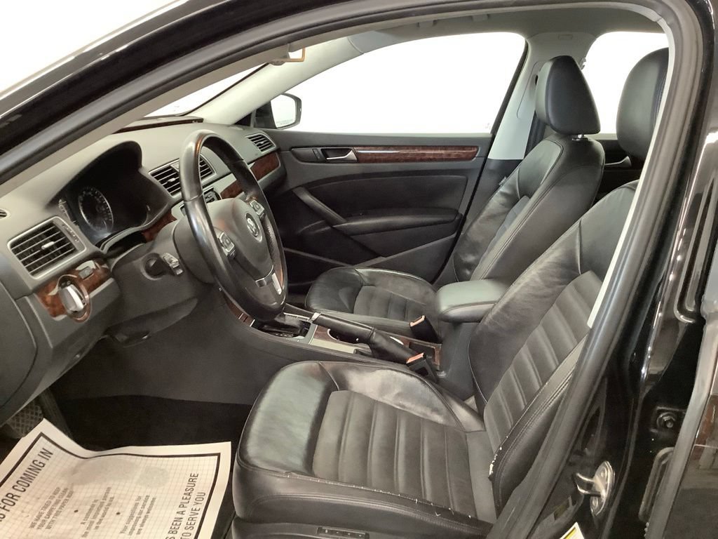 Used 2013 Volkswagen Passat TDI SEL Premium FWD image 11
