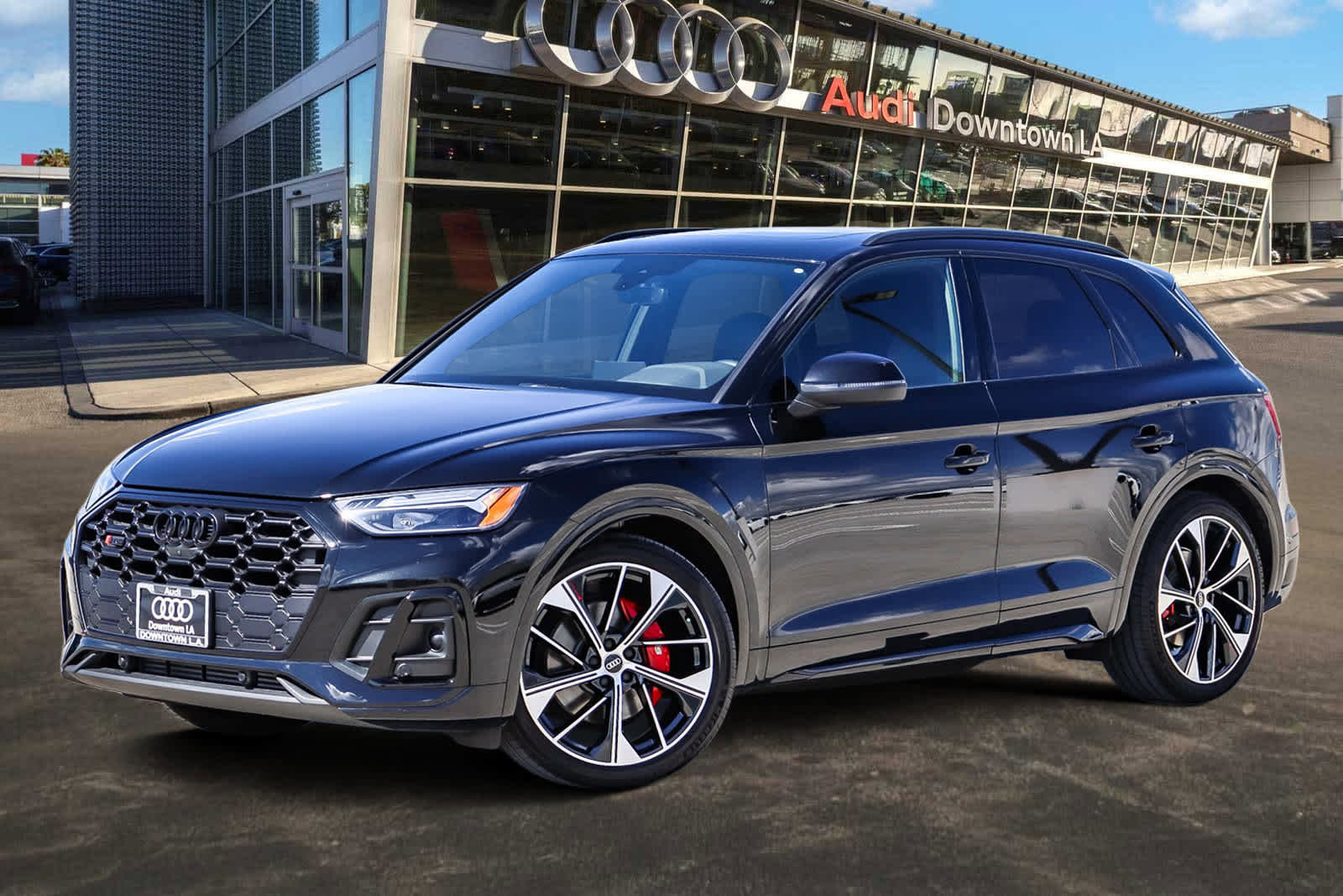 Used 2024 Audi SQ5 Premium Plus w/ Premium Plus Package image 1