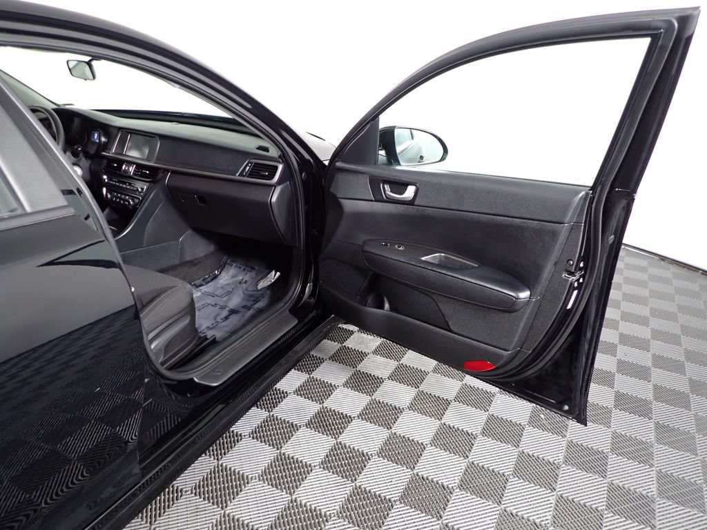 Used 2018 Kia Optima LX w/ 17" Alloy Wheels Package FWD image 33