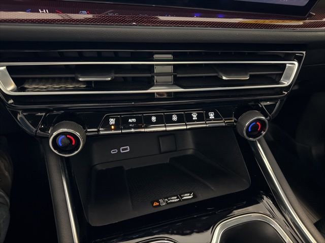 Used 2025 Chevrolet Traverse Z71 w/ Enhanced Driving Package image 29