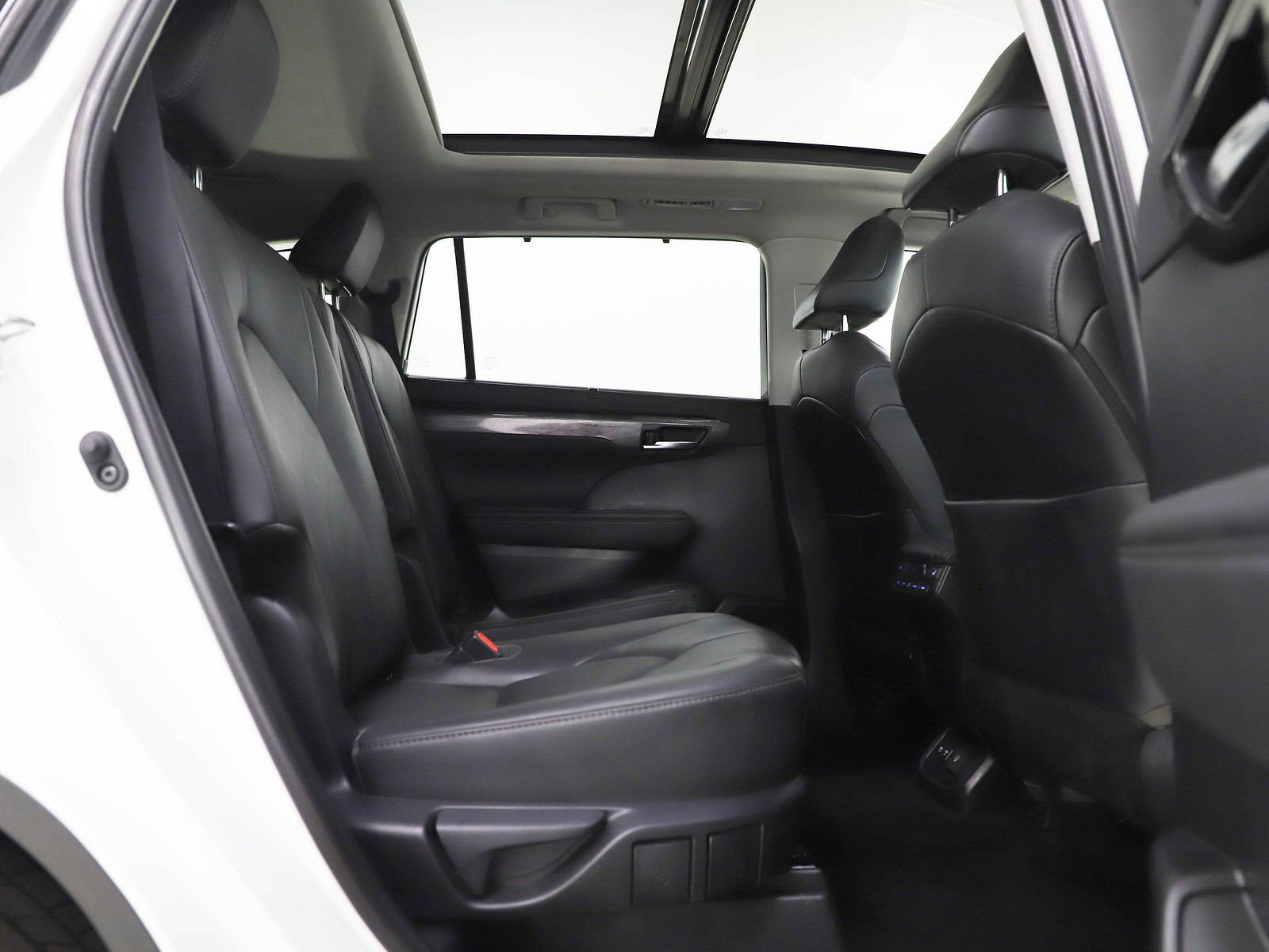 Used 2020 Toyota Highlander Platinum image 12