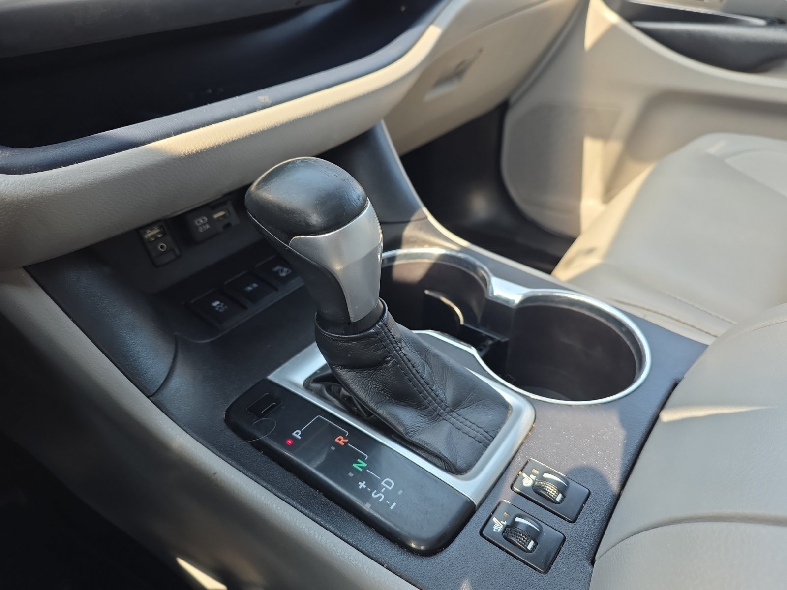 Used 2019 Toyota Highlander XLE AWD/4WD image 15