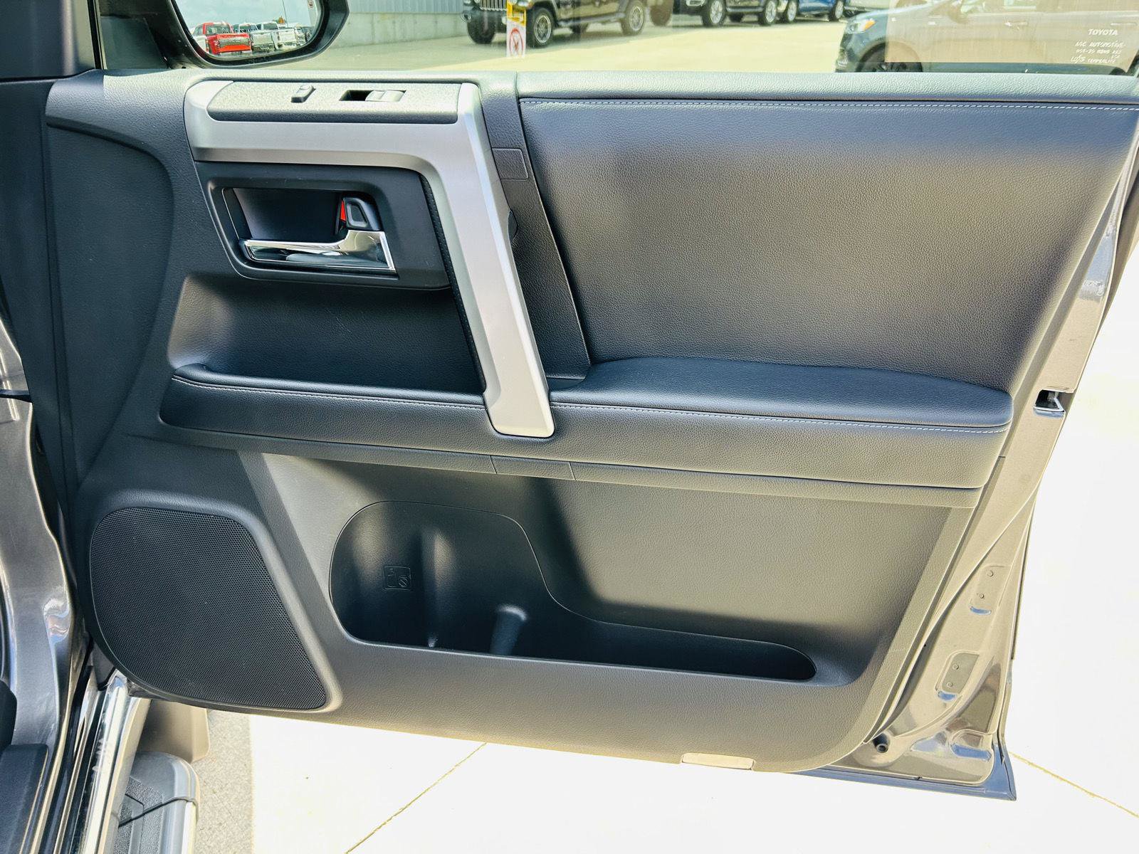 Used 2019 Toyota 4Runner Limited AWD/4WD image 27