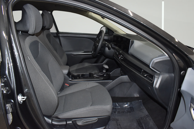 Used 2025 Kia K4 FWD image 10