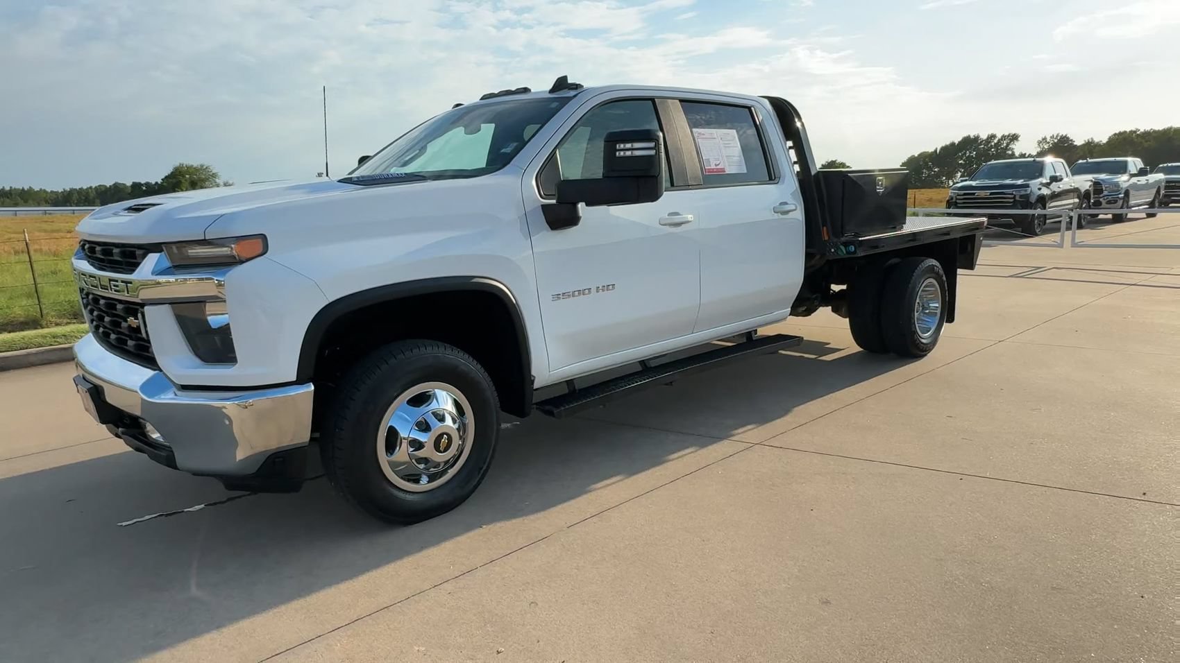 Used 2022 Chevrolet Silverado 3500 LT w/ Convenience Package AWD/4WD image 5