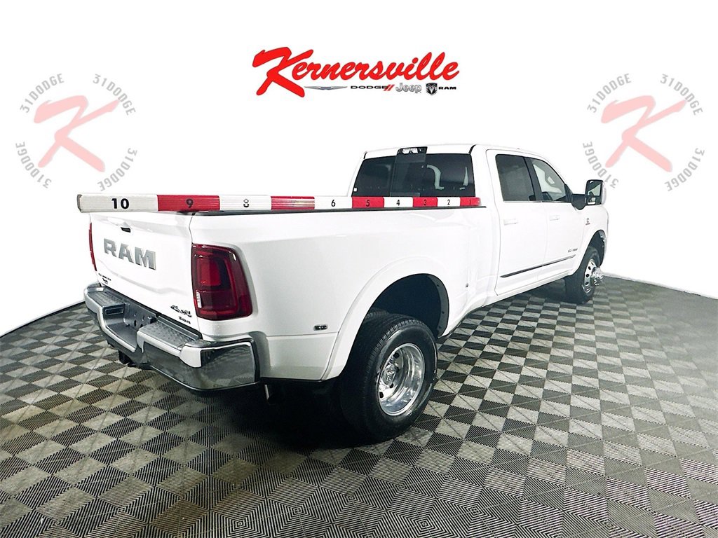 New 2025 RAM 3500 Limited w/ Towing Technology Group image 7