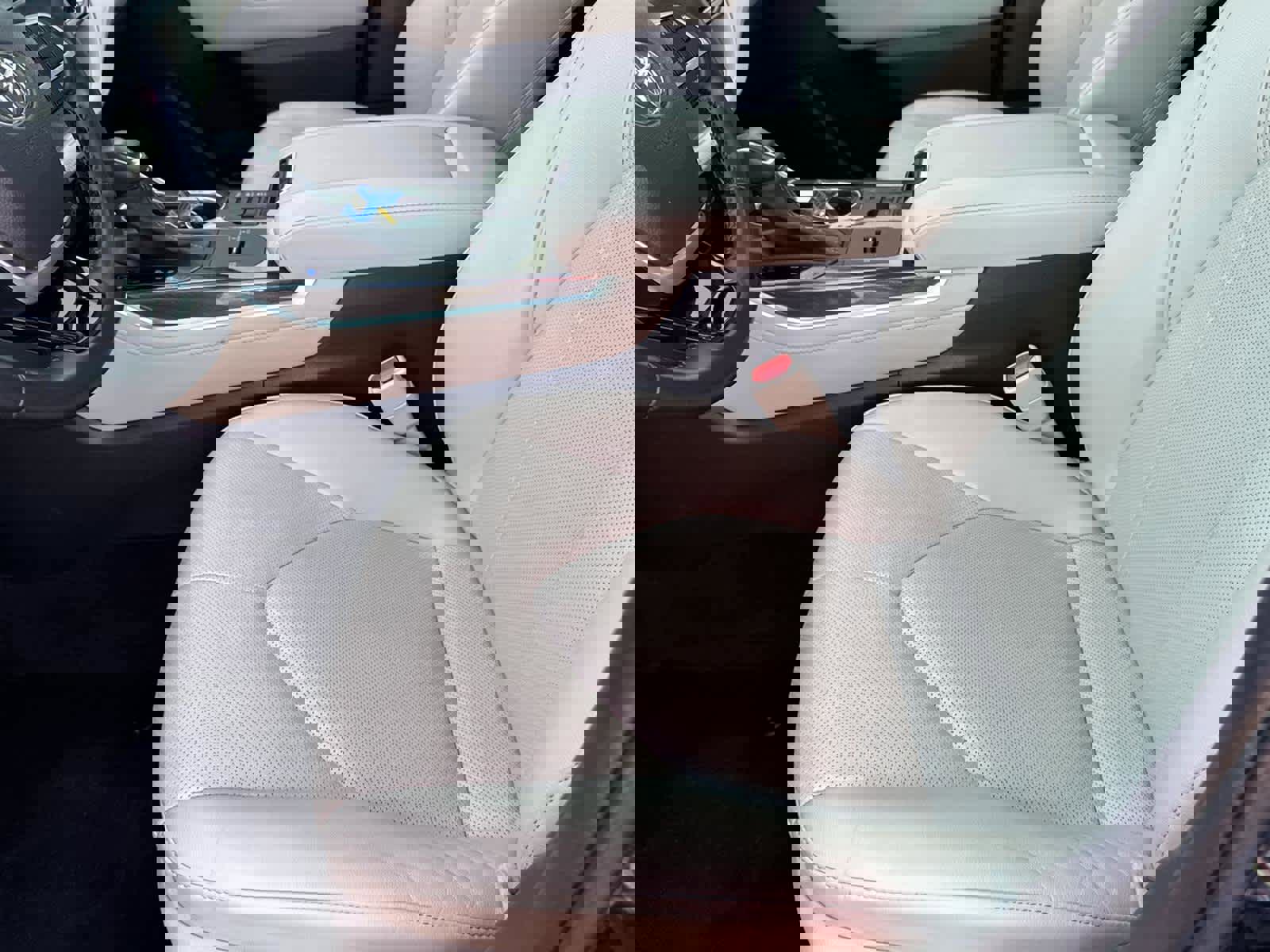 Used 2023 Toyota Highlander Limited image 11