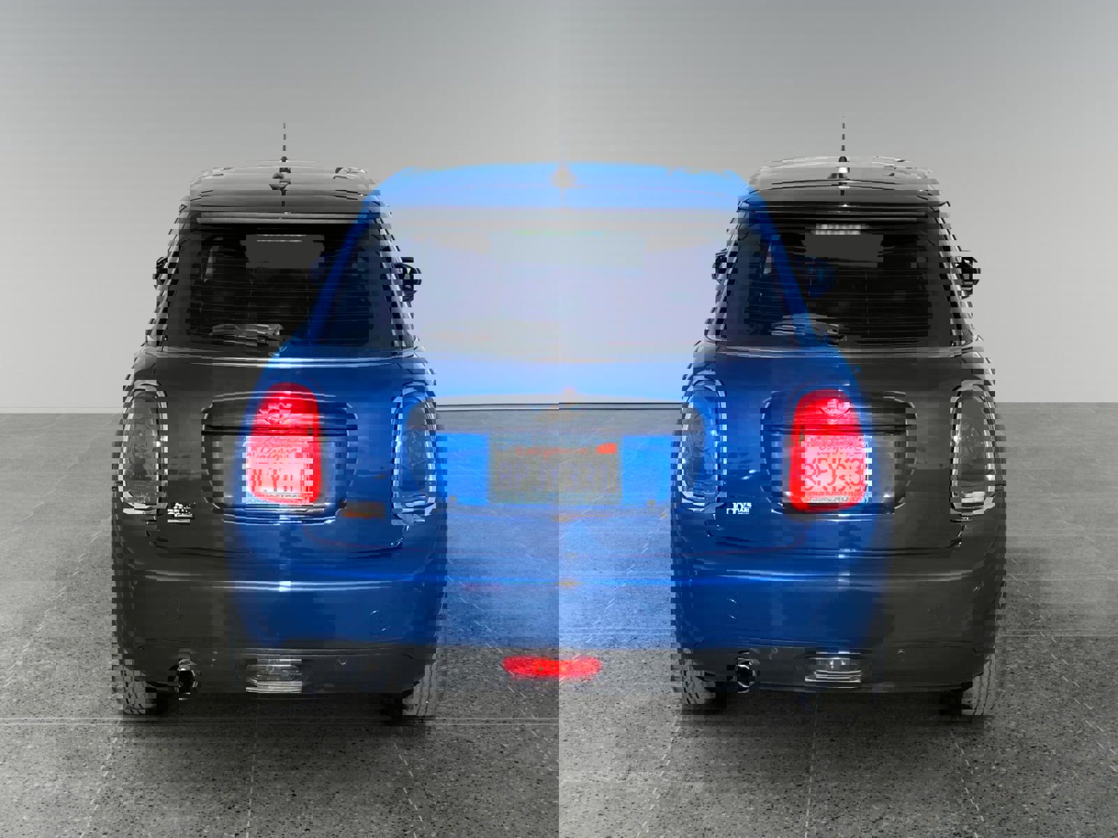 Used 2016 MINI Cooper 4-Door Hardtop image 4