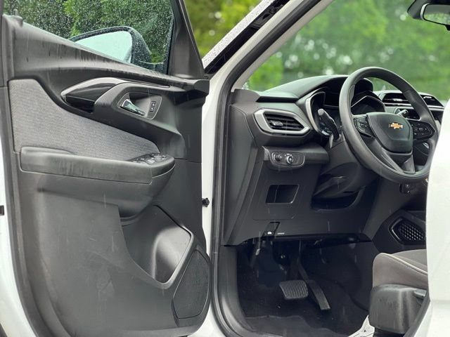 Used 2021 Chevrolet TrailBlazer LS FWD image 9