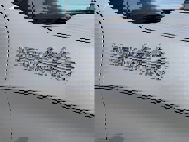 Used 2021 Chevrolet Silverado 1500 High Country w/ Technology Package image 11