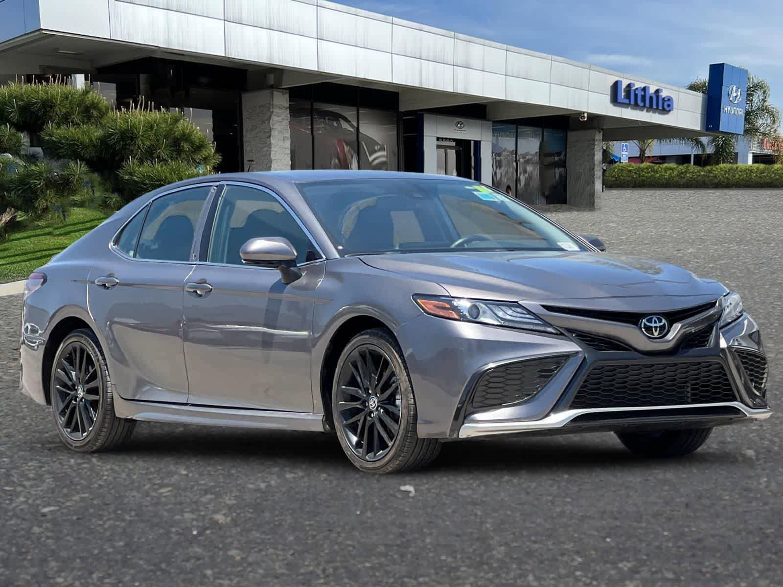 Used 2024 Toyota Camry XSE FWD image 10