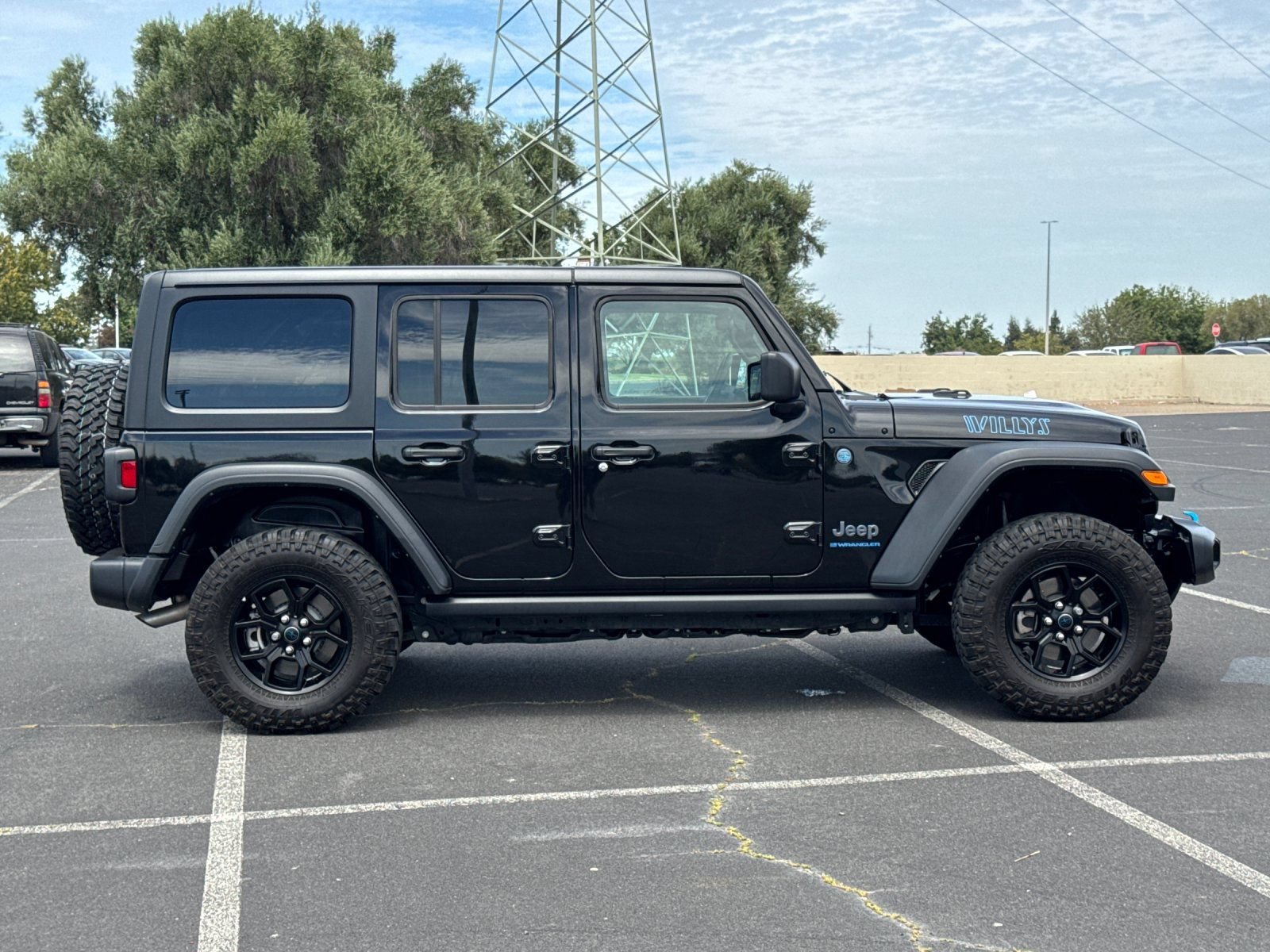 Used 2024 Jeep Wrangler Unlimited AWD/4WD image 3