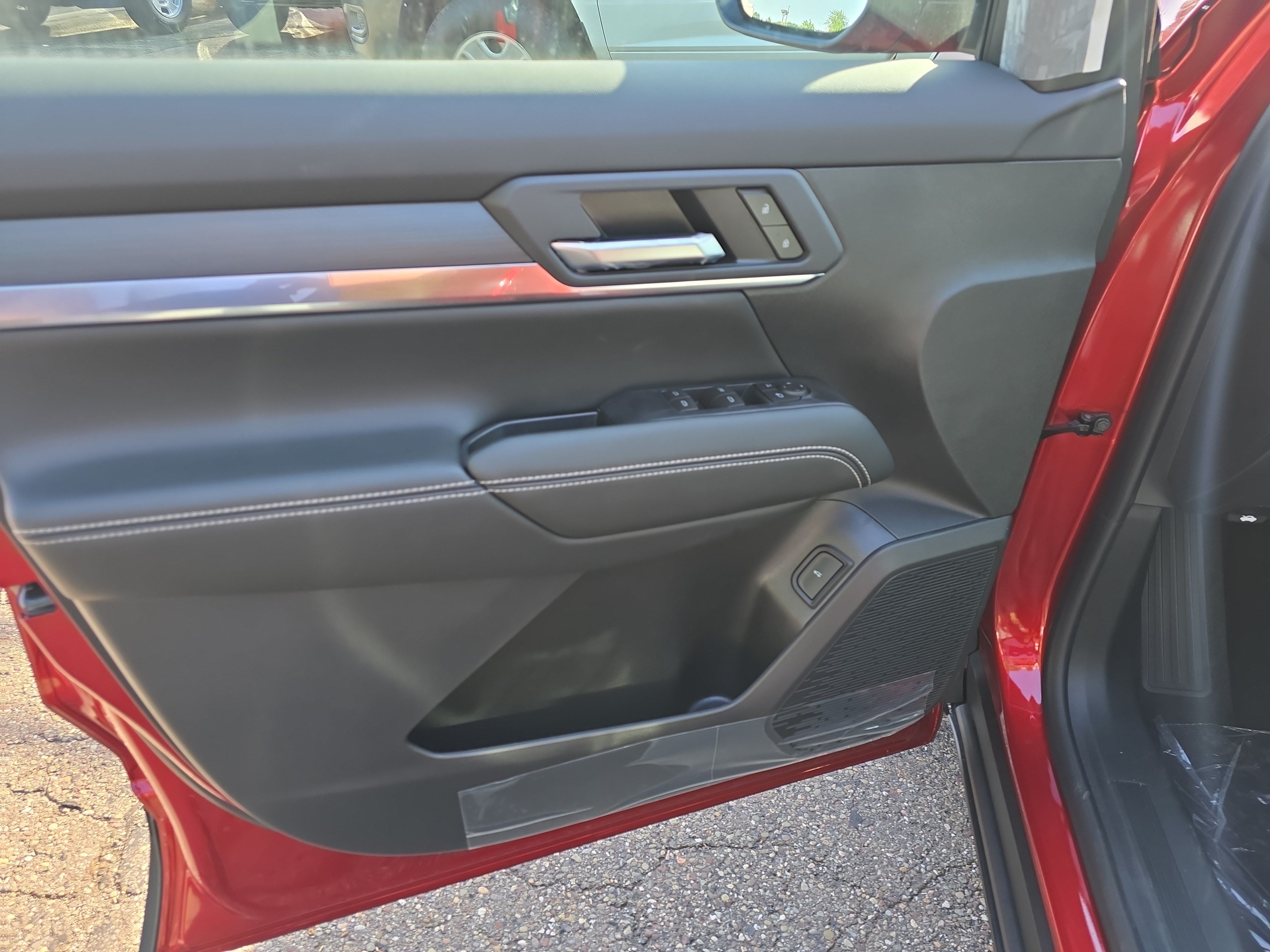 New 2026 GMC Terrain Elevation w/ Elevation Premium Package AWD/4WD image 18