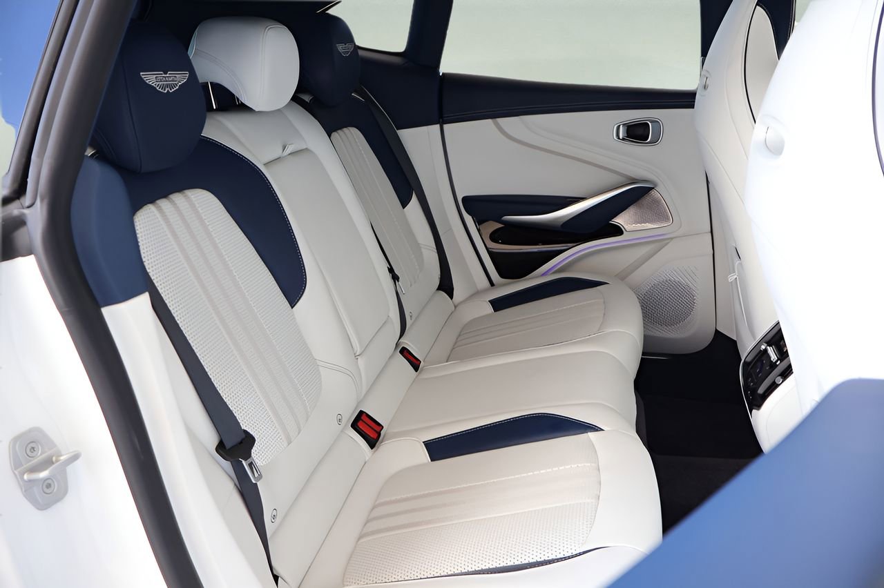 Used 2025 Aston Martin DBX 707 AWD/4WD image 21