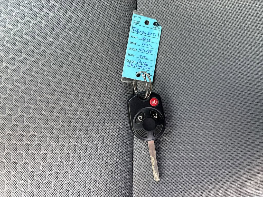 Used 2018 Ford Escape SE image 35