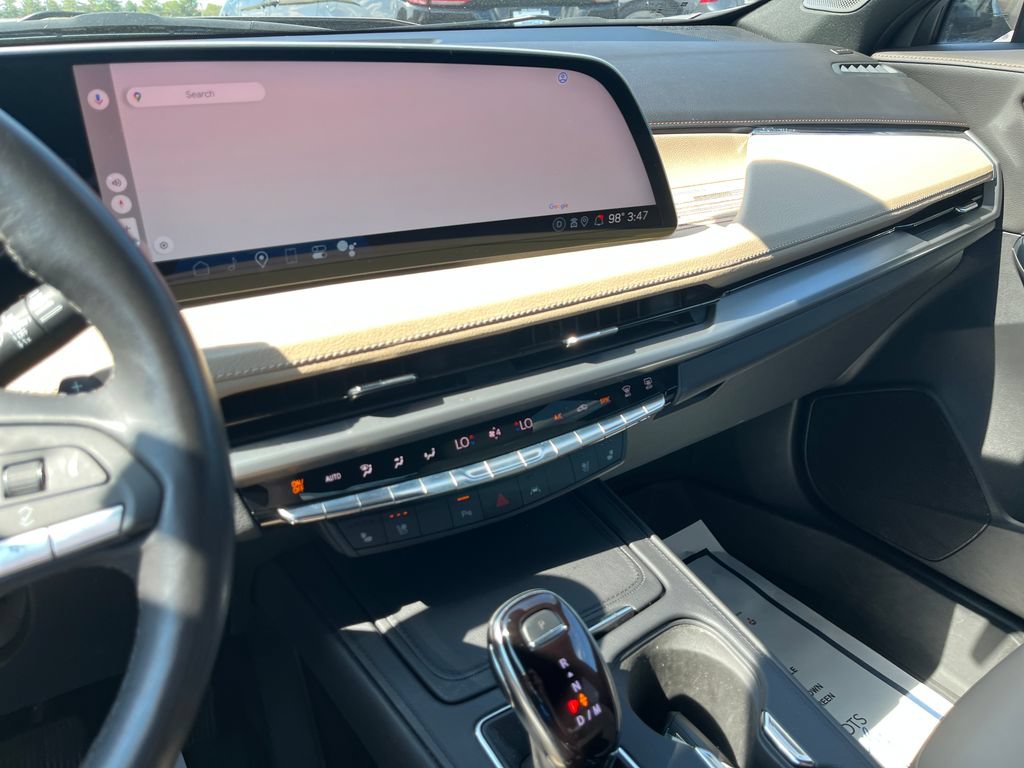 Used 2024 Cadillac XT4 Premium Luxury w/ Active Safety Package AWD/4WD image 17
