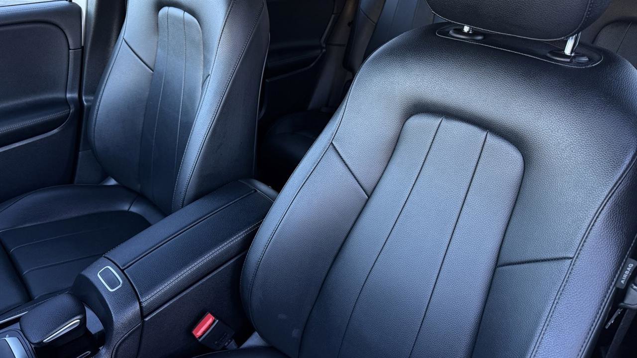 Used 2022 Mercedes-Benz EQB 300 4MATIC image 16