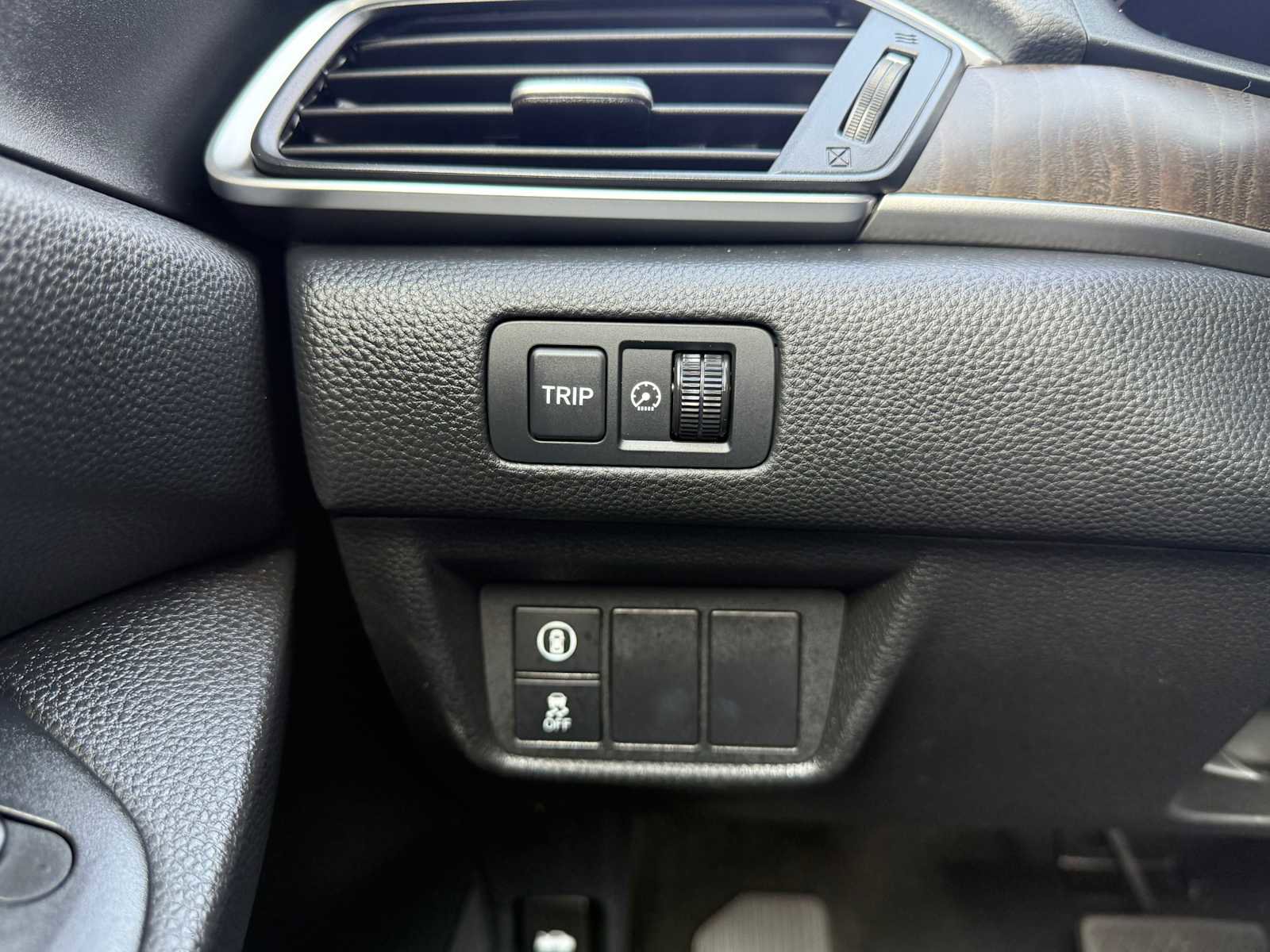 Used 2020 Honda Accord EX image 26