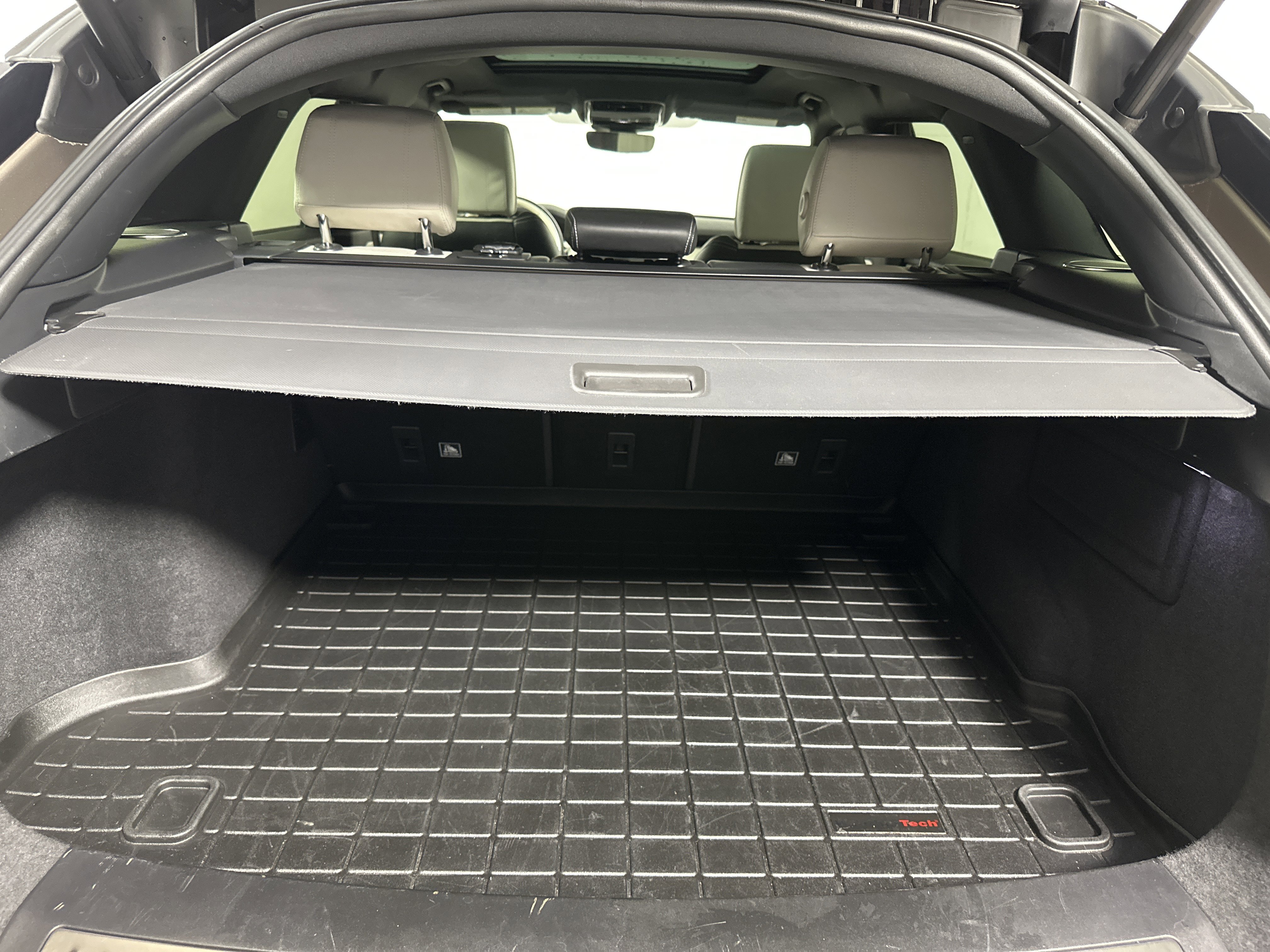 Used 2020 Land Rover Range Rover Velar R-Dynamic HSE image 24