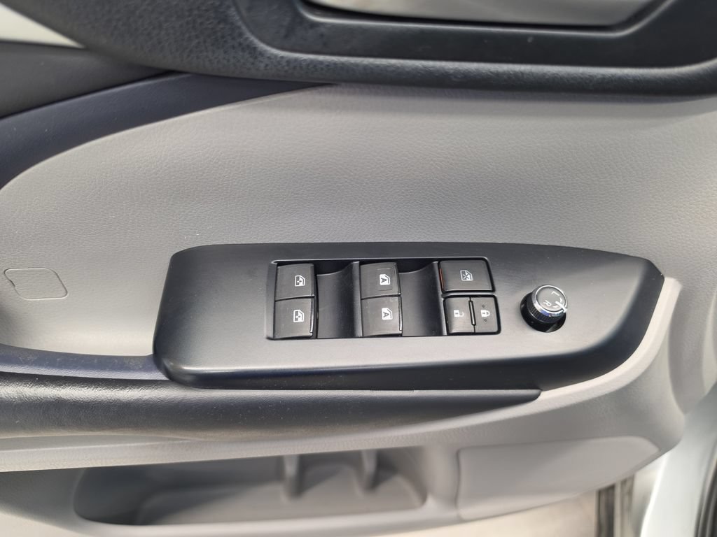 Used 2018 Toyota Highlander XLE FWD image 16