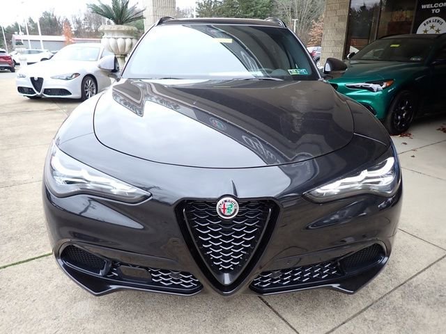 New 2025 Alfa Romeo Stelvio Sprint image 9