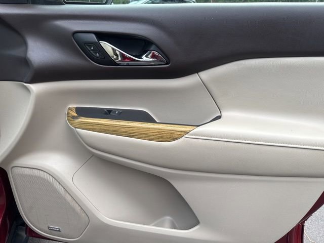 Used 2017 GMC Acadia Denali w/ Technology Package image 30