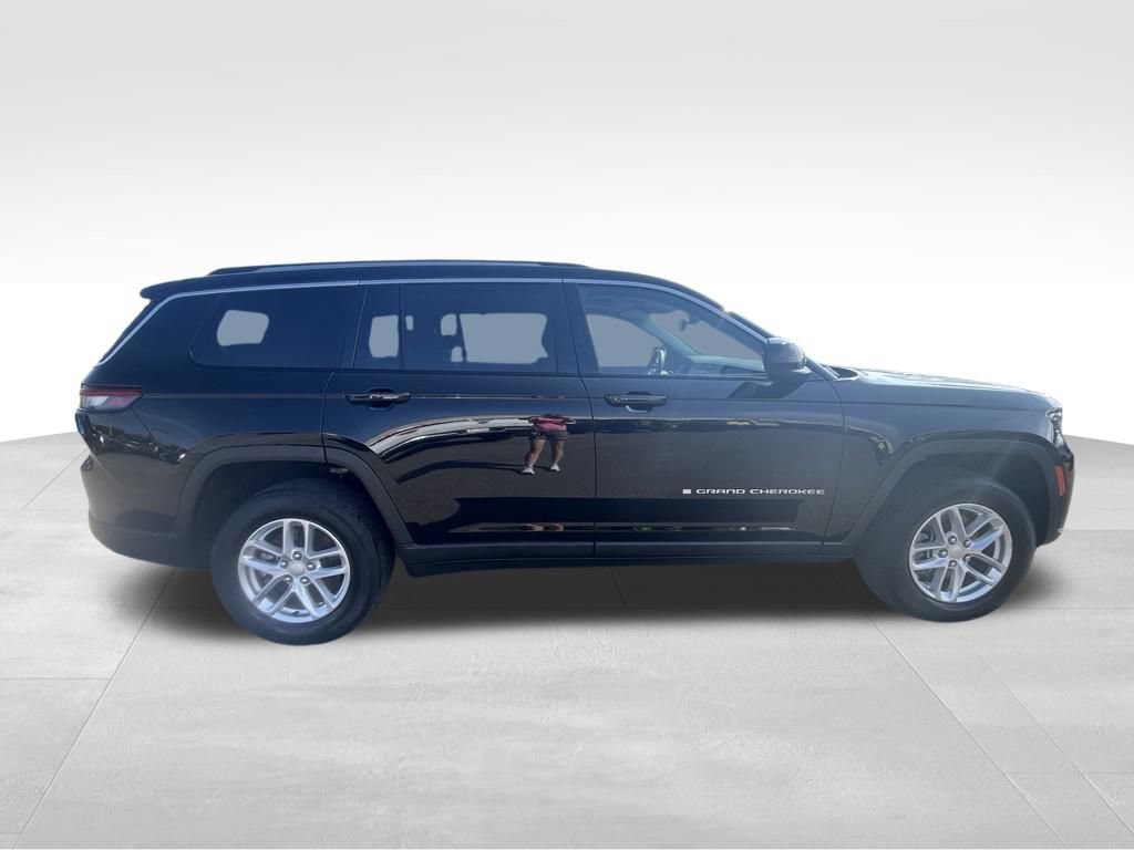 Used 2023 Jeep Grand Cherokee L Laredo AWD/4WD image 13