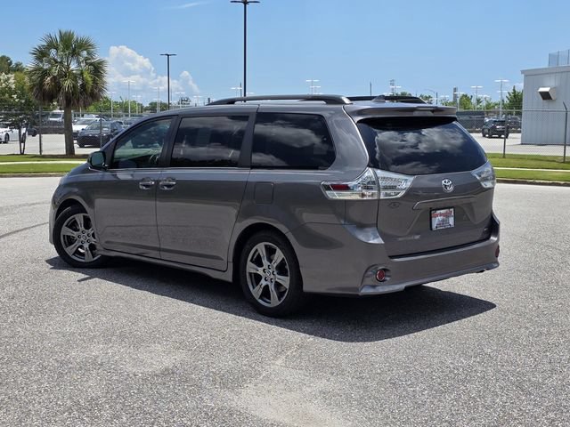 Used 2018 Toyota Sienna SE w/ SE Preferred Package FWD image 4