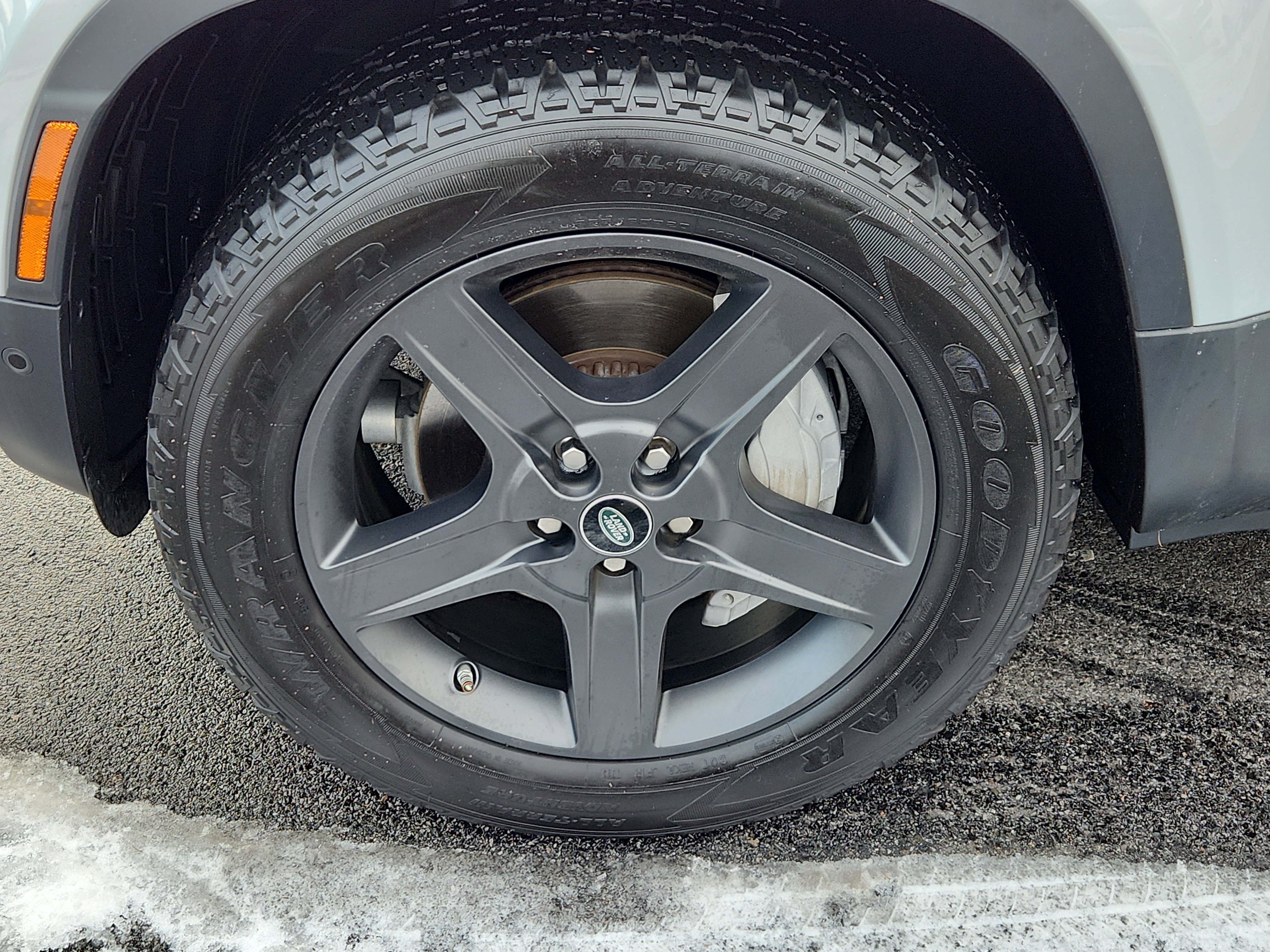 Used 2021 Land Rover Defender 110 SE image 9