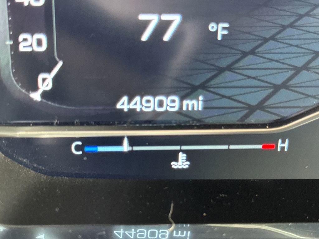 Used 2024 GMC Yukon AT4 w/ Technology Package image 24