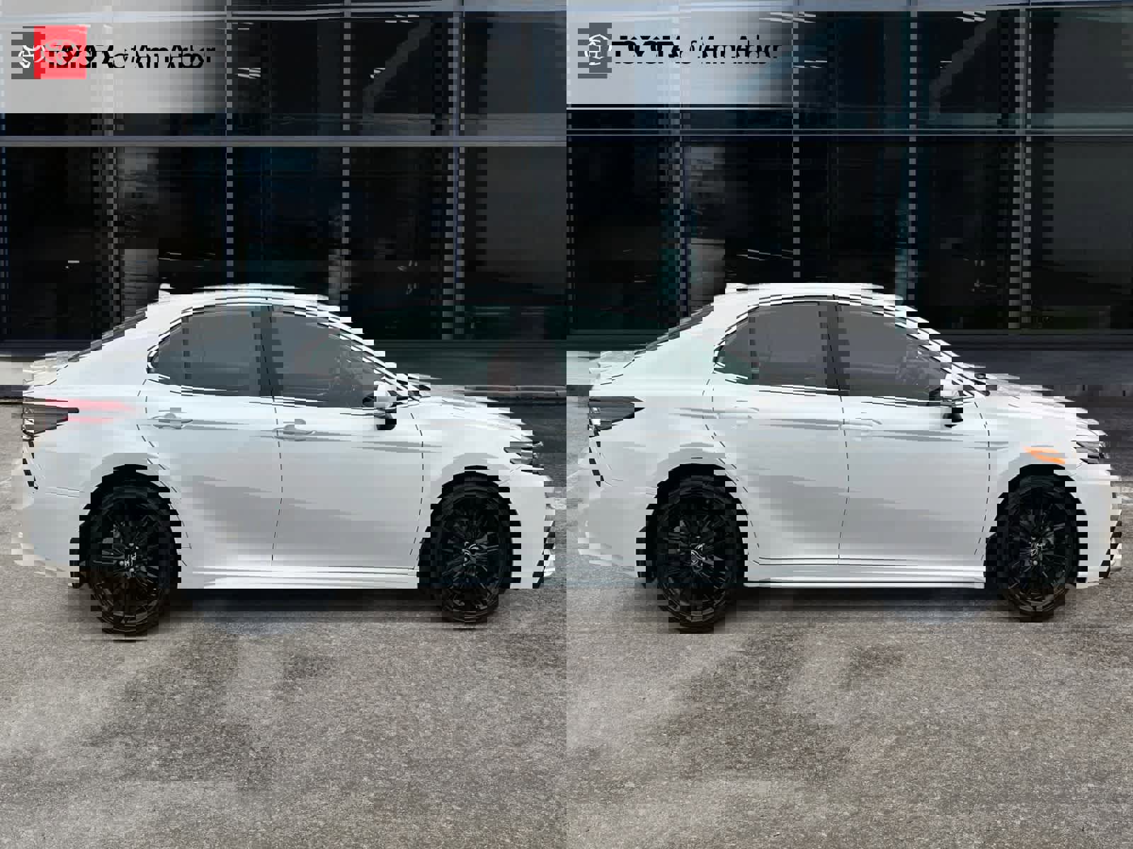 Used 2023 Toyota Camry XSE image 12