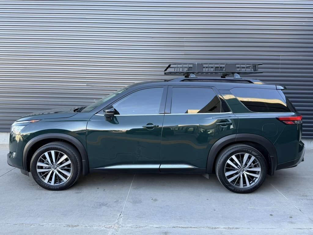 Used 2022 Nissan Pathfinder Platinum w/ Cargo Package image 9