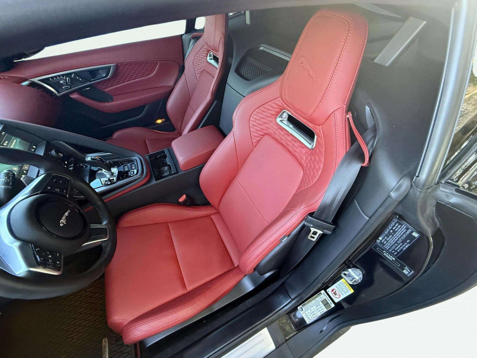 Used 2024 Jaguar F-TYPE R-Dynamic image 11