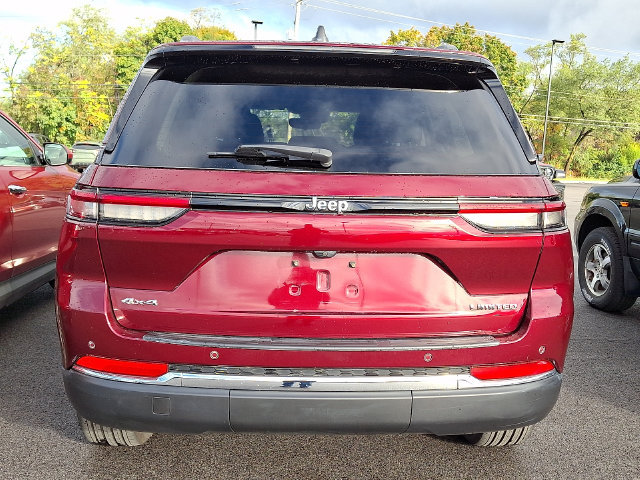 Used 2024 Jeep Grand Cherokee Limited AWD/4WD image 5