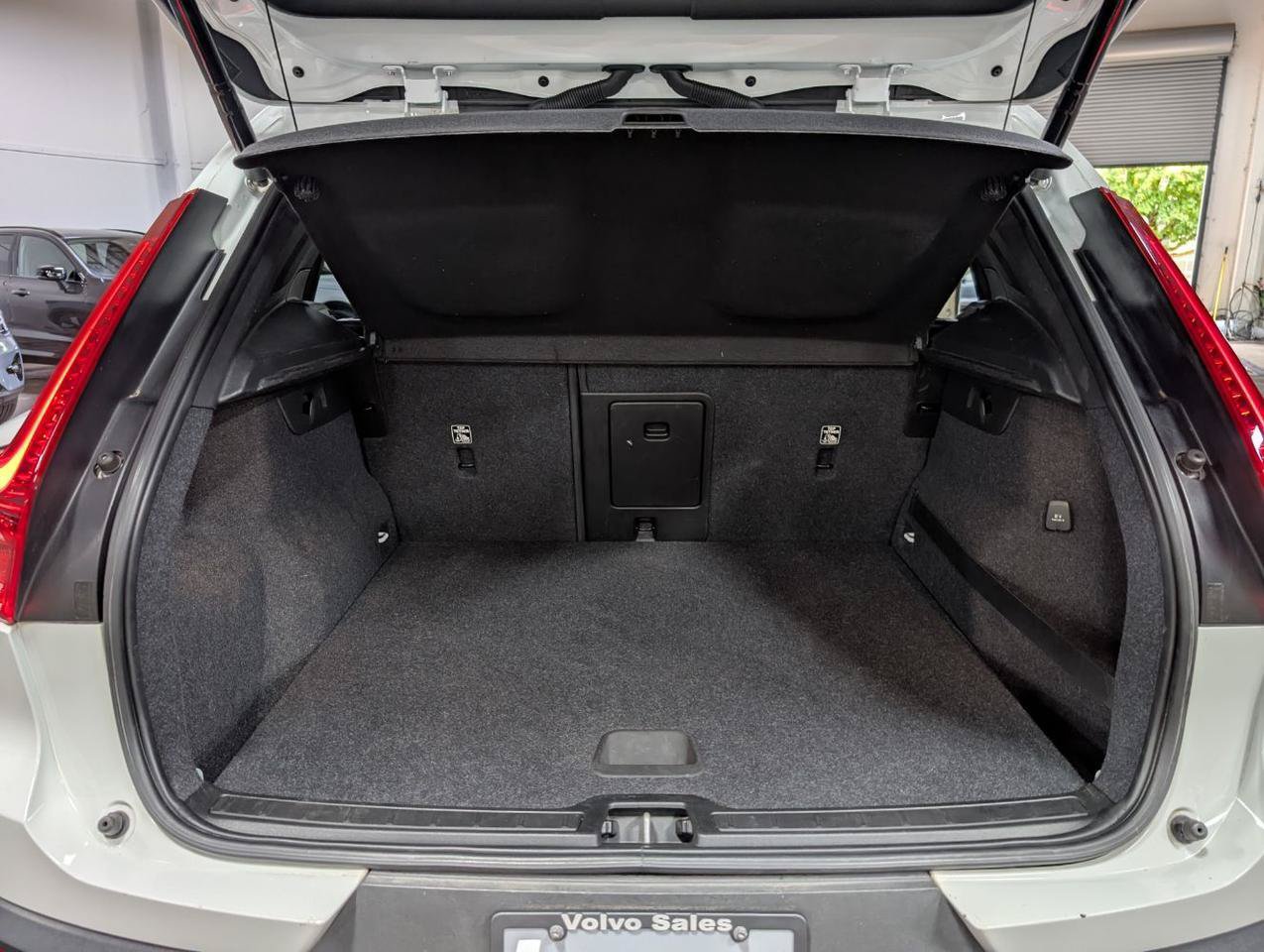 Used 2019 Volvo XC40 T5 Momentum AWD/4WD image 13