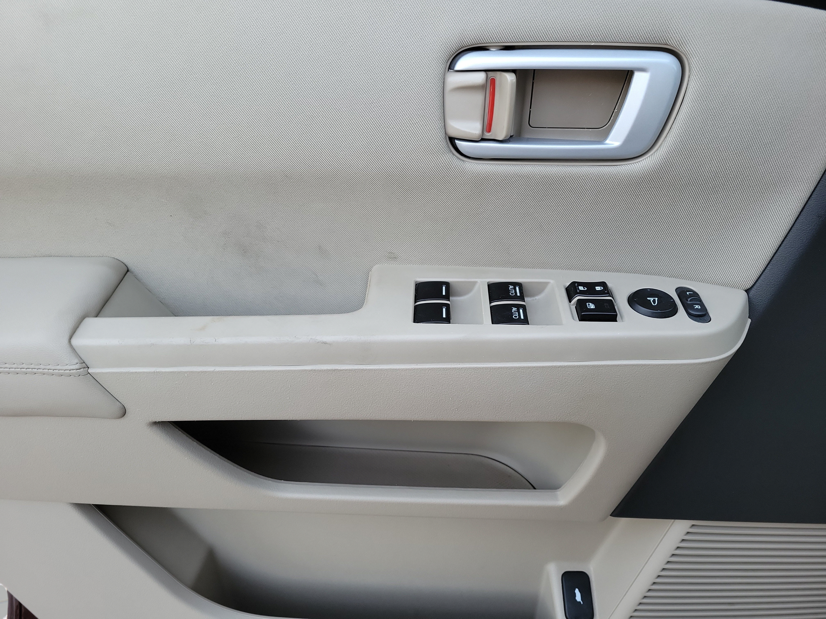 Used 2015 Honda Pilot LX image 13
