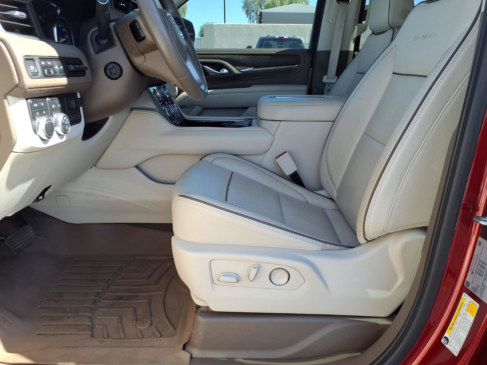 Used 2021 GMC Yukon XL Denali w/ Denali Premium Package AWD/4WD image 23