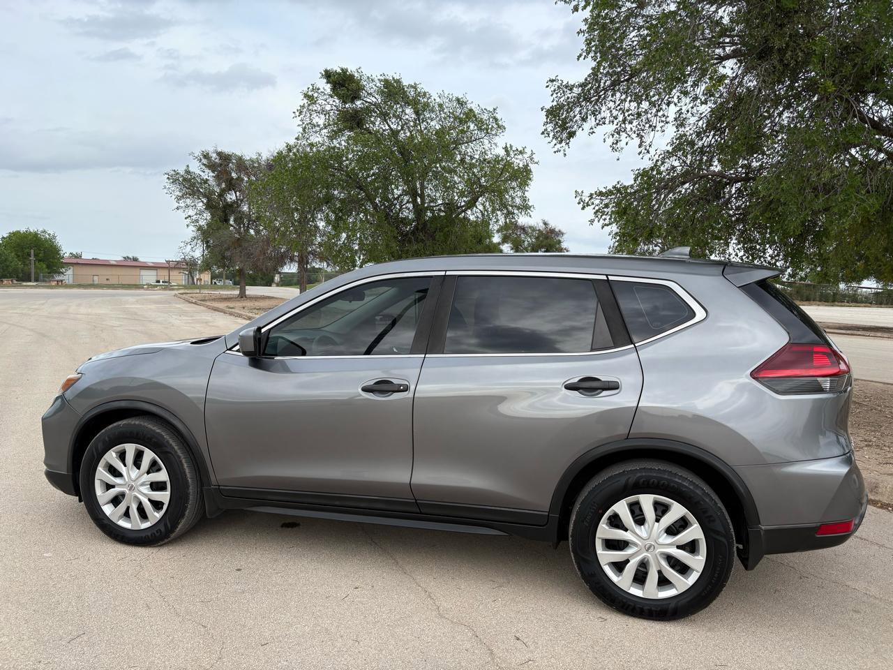 Used 2018 Nissan Rogue S FWD image 7