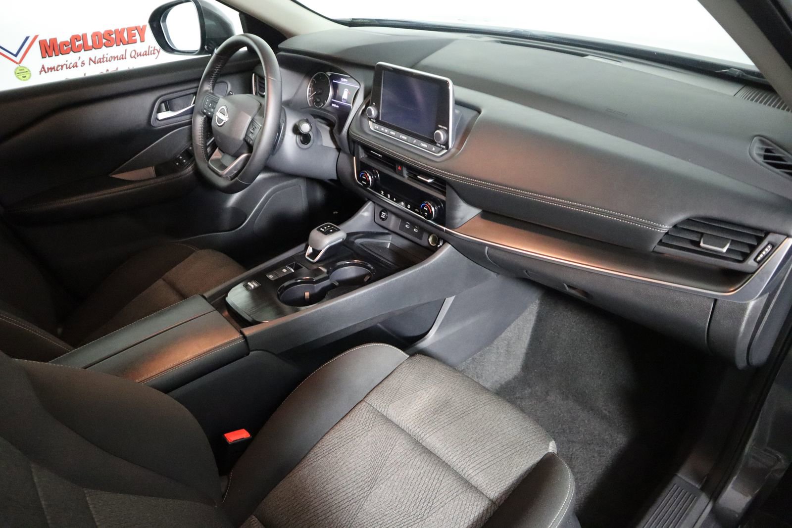 Used 2025 Nissan Rogue SV image 31