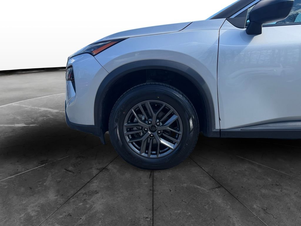 Used 2024 Nissan Rogue S image 14