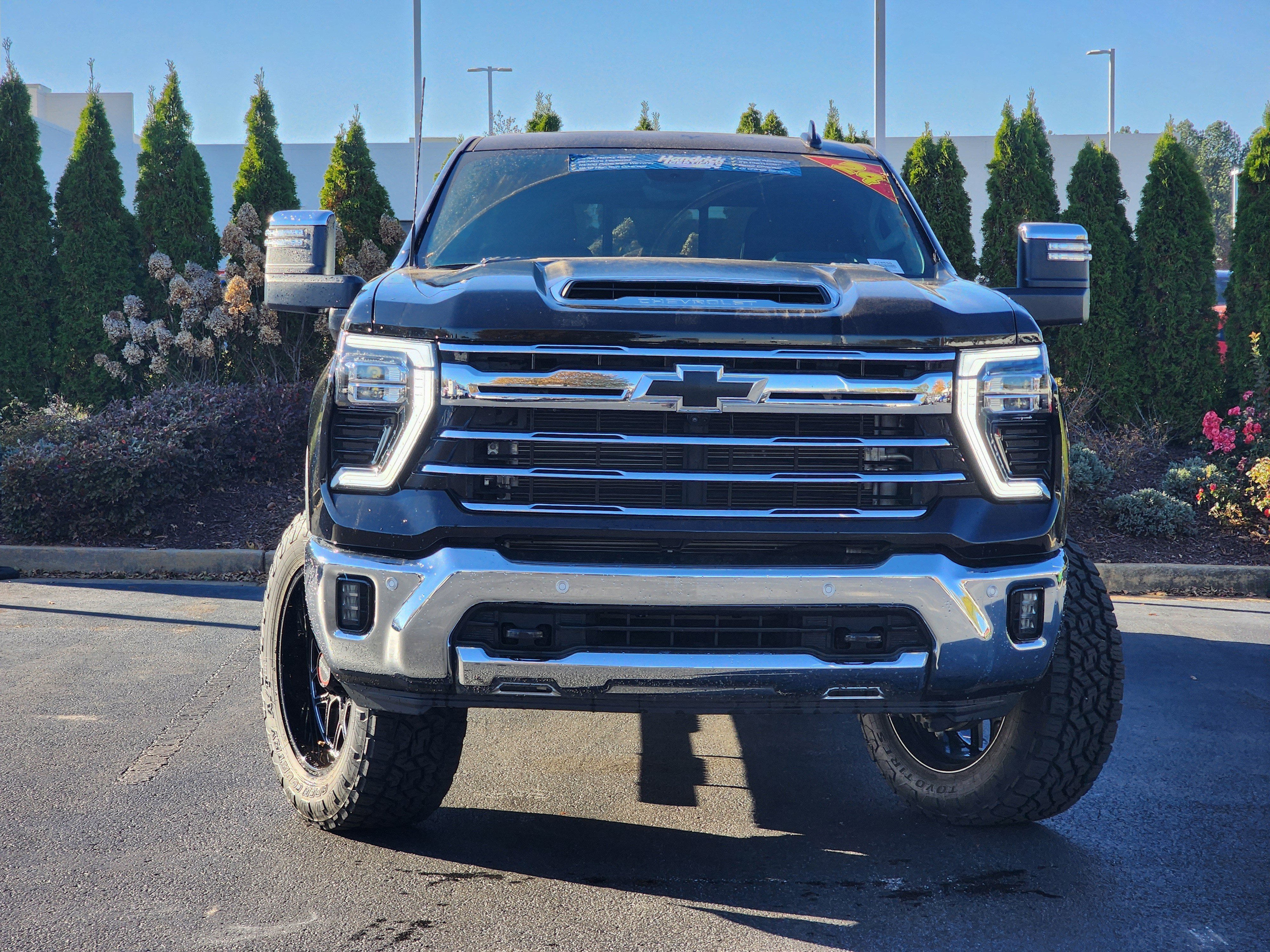 Used 2024 Chevrolet Silverado 2500 LTZ w/ LTZ Premium Package image 5