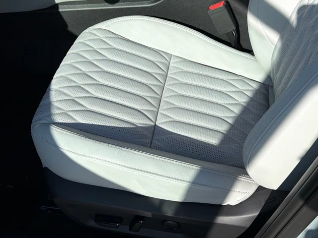 New 2026 Mitsubishi Outlander SEL FWD image 22