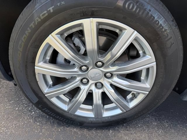 Used 2023 Cadillac XT4 Premium Luxury w/ Cold Weather Package FWD image 5